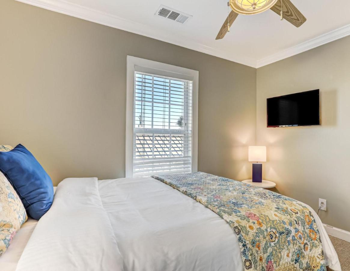 Blue Moon Hideaway Villa Tybee Island Exterior photo
